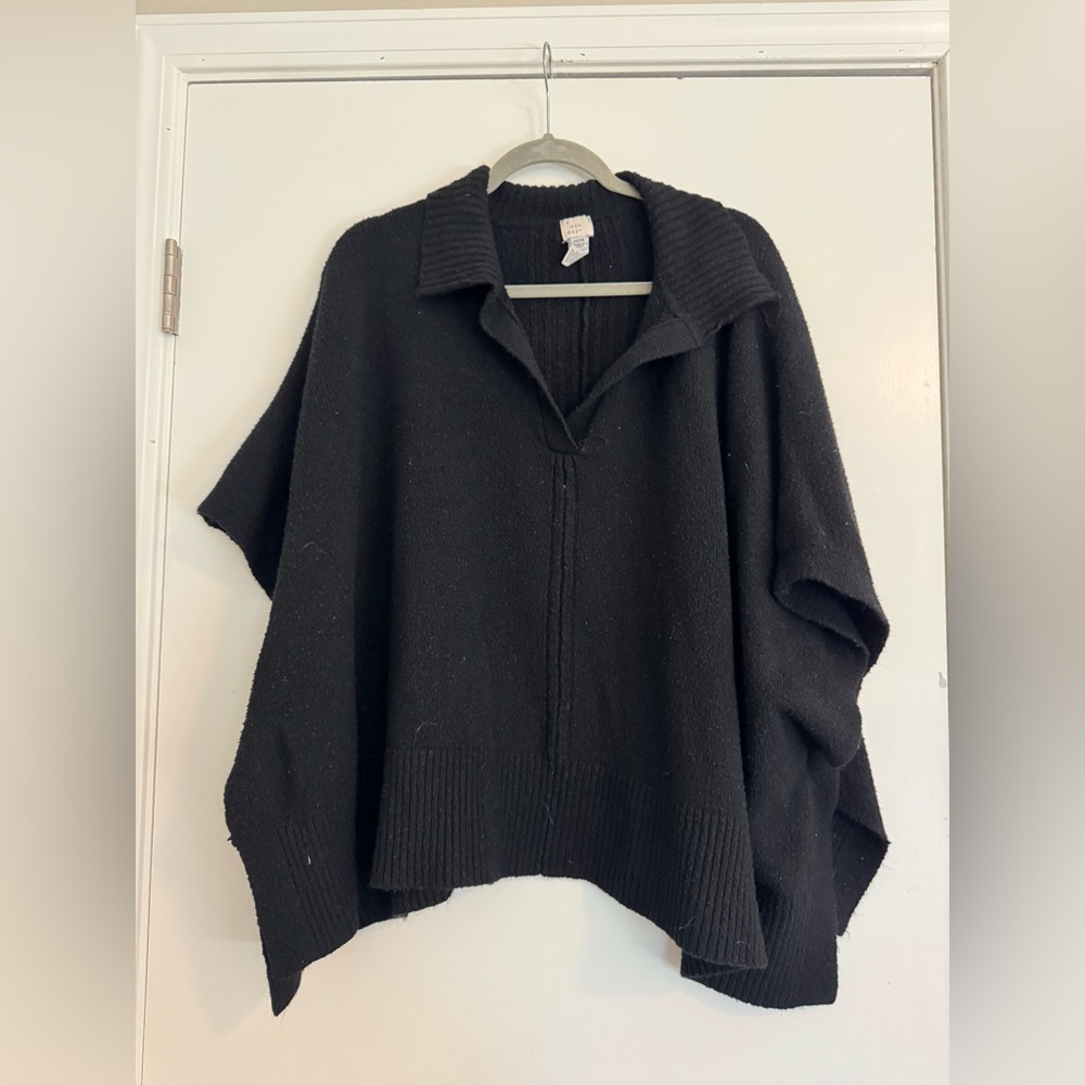 Women's Short Sleeve Sweater with Collar and V-Neck